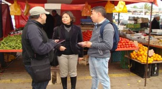 Claudia Carbonell, directora de Odepa, en terreno con los reporteros de mercado institucional de la Región de Coquimbo