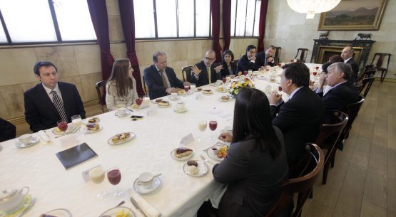 Directora de Odepa acompañó al ministro de Agricultura, quien se reunió con el presidente de BancoEstado, para hacer balance de entrega de bono sequía