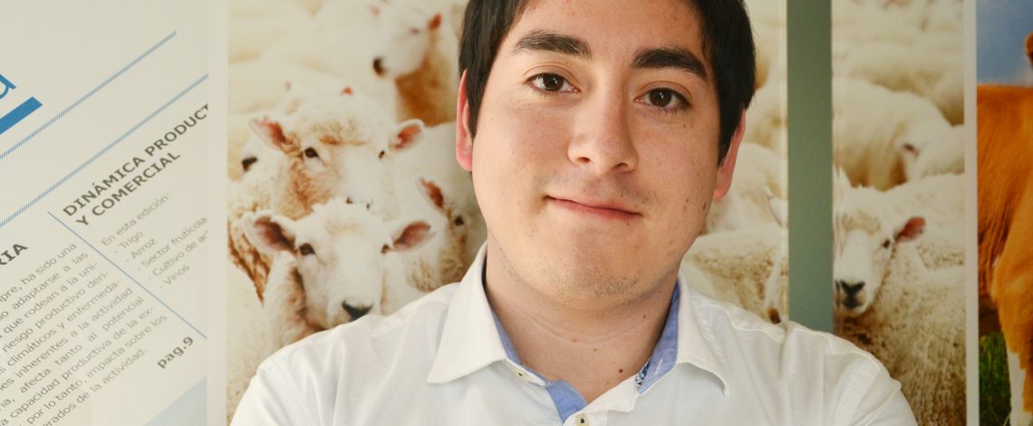 En la entrevista radial de Odepa, Pablo Bravo comenta sobre AgroAtiende, desde una perspectiva de género