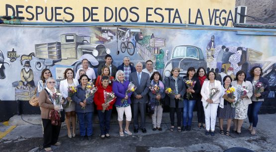 Claudia Carbonell, directora de Odepa, participa en la conmemoración del Día de la Mujer con agricultoras en la Vega Central, instancia liderada por el Ministro Furche.