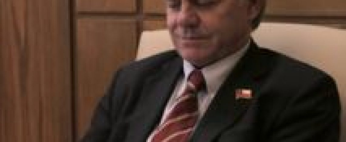 Al más estilo del presidente Piñera en la difusión de información relevante para el país, el Ministro de Agricultura, Antonio Walker, anunció el nombre de sus directores de Servicio a través de su cuenta de Twitter @antoniowalkerp