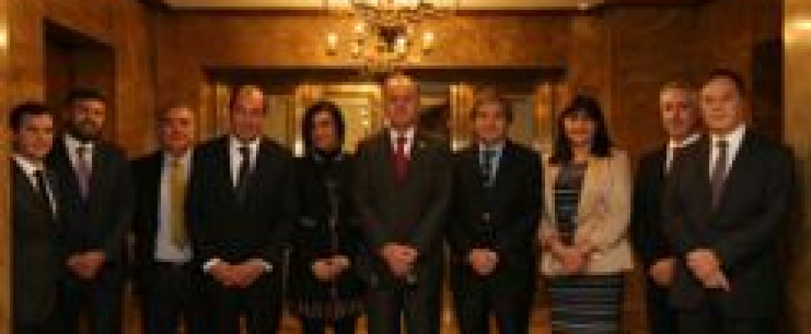 Ministro Walker se reúne con autoridades del Banco Estado