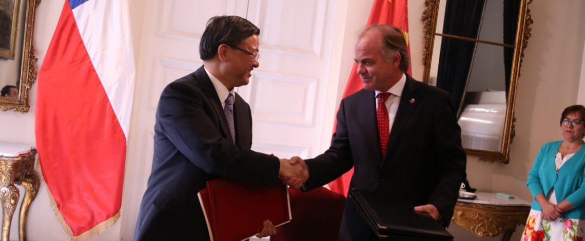 Ministro Walker informa que alerta de gripe aviar se levanta para productos nacionales