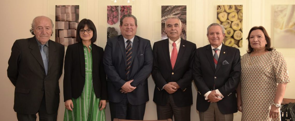 Subsecretario Vargas recibe a Embajador de Ecuador en Chile por proyecto de Inocuidad Alimentaria