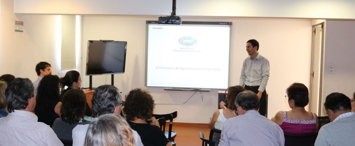 Se realizó una nueva reunión del Ciclo de Seminarios, cuyo tema fue APEC Chile 2019