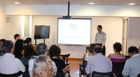 Se realizó una nueva reunión del Ciclo de Seminarios, cuyo tema fue APEC Chile 2019