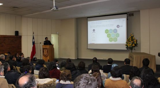 Profesional de Odepa expuso en seminario sobre miel