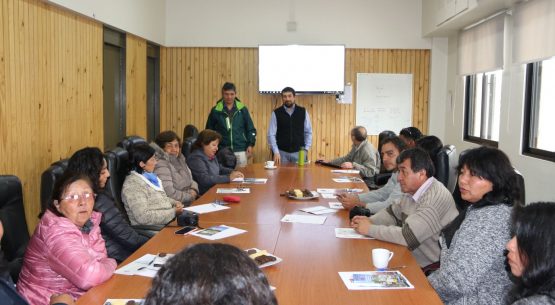 Profesional de Odepa expuso sobre apicultura a mujeres rurales de la Región de Antofagasta