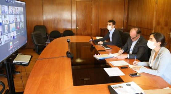 Ministro de Agricultura y directora de Odepa presentan la Política Nacional de Desarrollo Rural a los alcaldes rurales de Chile