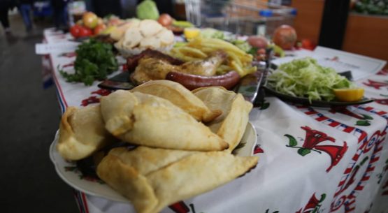 Odepa calcula canasta dieciochera y ministro de Agricultura entrega detalles en La Vega Central