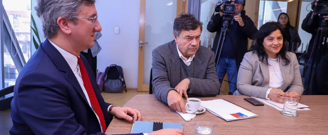 Ministro Valenzuela y directora de Odepa entregan antecedentes a la FNE por precio de las papas: “acá hay una distorsión, una anomalía que debe a ser investigada” 