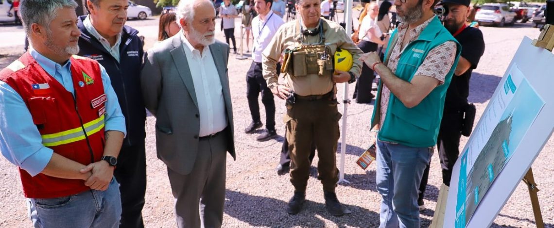 Ministro Valenzuela llama a comparar y cotizar para estas fiestas de fin de año: “Se pueden ahorrar hasta $4.000 en el menú navideño”