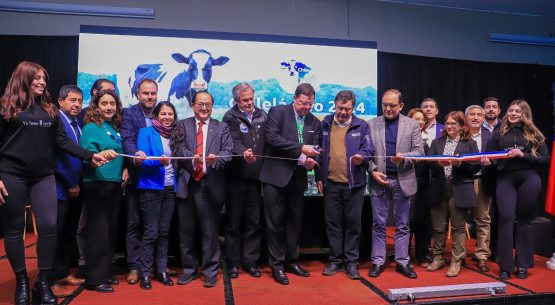 Ministro de Agricultura asiste al Congreso Internacional y Exposición del Sector Lácteo y anuncia plan para erradicar la brucelosis