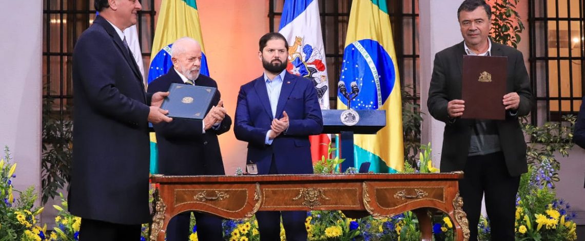 Ministros de Agricultura de Chile y Brasil firman serie acuerdos comerciales y de apertura de mercados de alimentos
