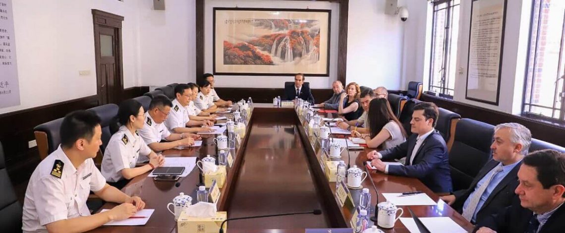 Exitoso programa para agilizar la entrada de contenedores de fruta fresca con tratamiento de frío a China