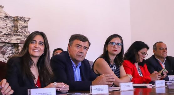Ministro Valenzuela encabeza sesión del comité agroexportador y destaca buenas cifras de crecimiento de las exportaciones silvoagropecuarias en 2024