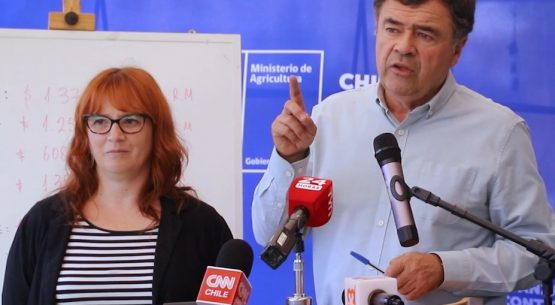 Ministro Valenzuela destaca alza acotada de frutas y hortalizas frescas en los últimos doce meses tras IPC de marzo