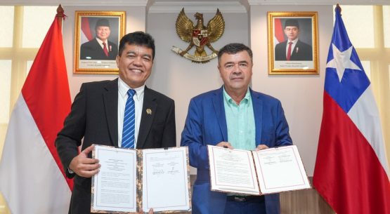Chile e Indonesia firman acuerdo para fortalecer la cooperación en materias fitosanitarias y de certificación electrónica