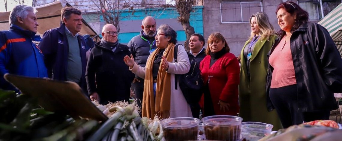 Ministerio de Agricultura impulsa compra en puestos con patente para enfrentar el comercio informal