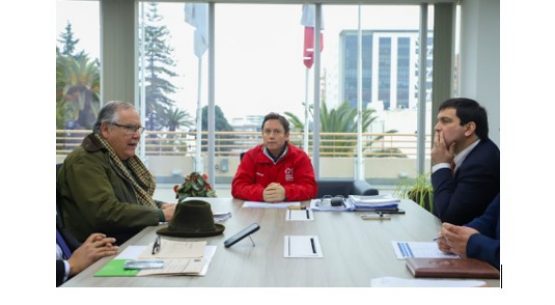 Ministro de Agricultura realiza gira por cinco regiones para monitorear efectos del sistema frontal y apoyar al sector agrícola