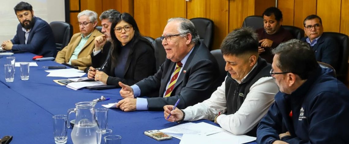 Ministro Campos encabeza primera sesión de la Mesa de Municipios Rurales con foco en seguridad, vivienda y patrimonio